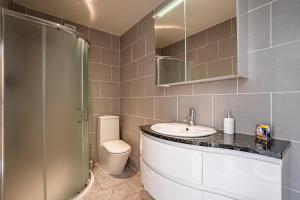 Longfield Lane House