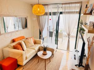 AMADORES BEACH & OCEAN VIEWS