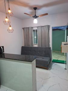 Casa pequena e nova na praia das Dunas