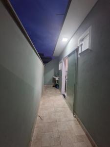 Casa pequena e nova na praia das Dunas