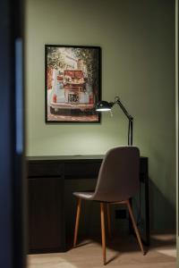 Newly Renovated 5-Bedroom Apartment with parking