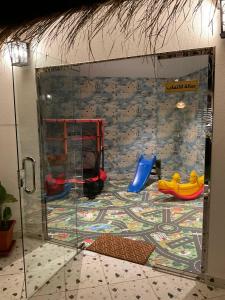 شقه فاخرة غرفة وصالة وطلاله