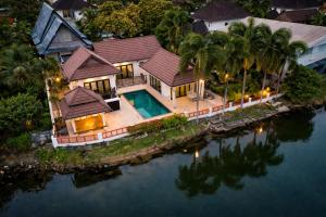 2,5BR Tropical Lakeview Villa I Bangtao Beach