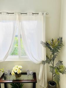 5BR Townhome in Cedar Place with Parking