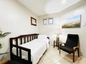 5BR Townhome in Cedar Place with Parking