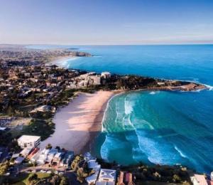 Freshwater Coastal Retreat 3BR Apartment