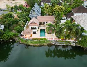 2,5BR Tropical Lakeview Villa I Bangtao Beach