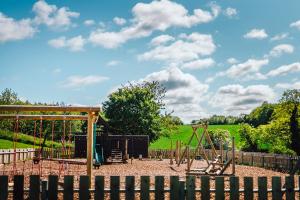 Thurston Essential Clover Caravan 3