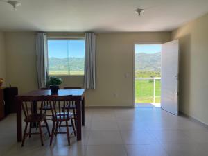 Apto Florianópolis no Pântano do Sul com Conforto e natureza