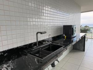 Encanto das Águas 106 - Apto Beira Mar Pé na Areia - 4 quartos - Praia do Forte - Cabo Frio - Alto Padrão