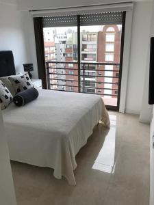 Alvear & Colón - Varesse