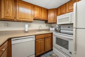 Atlantic Breeze 3 Bedroom Ocean Front Condo With Outdoor Pool!