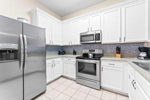 Serenity at Bahama Bay For 8