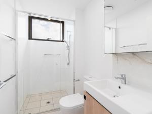 Luxury South Bank Apartment | City Views