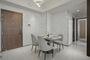 Luxury Home near Solaire and Okada Manila