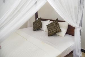 Angel White in Unawatuna