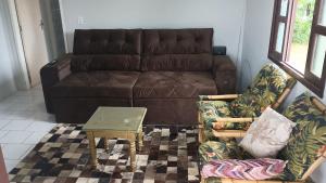 Casa com Piscina 300 m Praia da Daniela