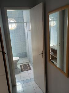 Casa com Piscina 300 m Praia da Daniela