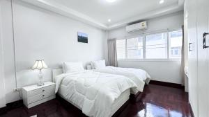 Blissful Heaven Residence at BTS Phromphong Emdistrict Shopping Area