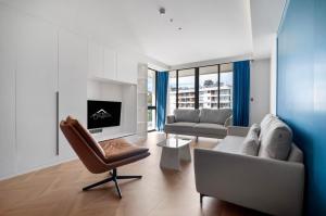 Premier BEACHFRONT 3BR Apartment E333