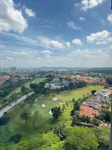 Lumi Tropicana Golf Course View with PS4 and Board Games B1-25