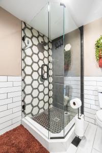 Boho Chic Dt Visalia W Modern Art Flair