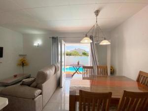 Casa acogedora con piscina privada en Torroella de Montgrí, perfecta para vacaciones en familia - HISP-7-48