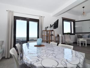 Hermosa Casa Moderna a 500m de la Playa con Aire y Wifi - HISP-7-5