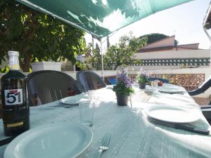 Casa con Jardín, Barbacoa y Aire Acondicionado en Zona Tranquila de LEscala - HISP-7-15