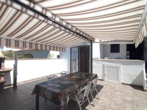 Casa con piscina comunitaria cerca de la playa en LEscala - HISP-7-91