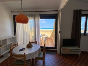 Villa Mitoyenne T2 avec Climatisation et Parking, Face à la Mer, 4 Pers - FR-1-798-58