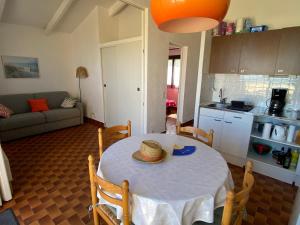 Villa Mitoyenne T2 avec Climatisation et Parking, Face à la Mer, 4 Pers - FR-1-798-58