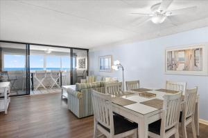 Gorgeous 2 Bedroom Atlantis Condo Steps from the Beach!