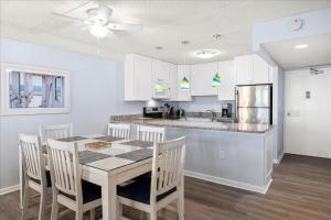 Gorgeous 2 Bedroom Atlantis Condo Steps from the Beach!