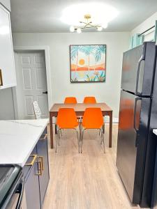 Cozy Modern 3BR Escape - Sanford