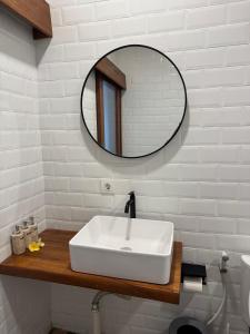 New Guesthouse in Bingin with Pool & Kitchen - Bale Bingin Stay