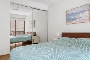 Cosy 1-bed flat in Central Sydney, BANK payment to the HOST