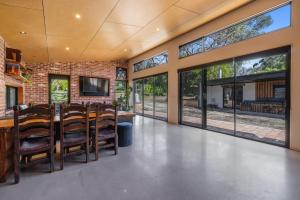 Contemporary on Evergreen