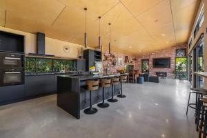 Contemporary on Evergreen