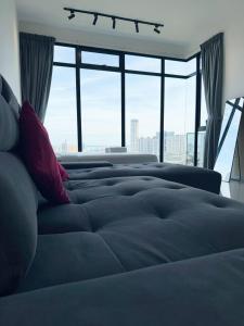 Beacon Executive Suite by Uptrend Home Management