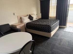 County Lodge Motor Inn