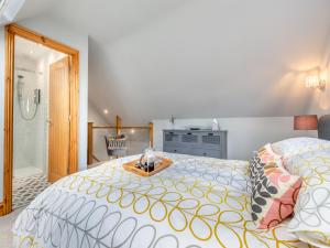 The Retreat - Uk45099