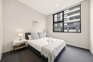 Near CBD 2 BRD Apartment with Parking at Glebe