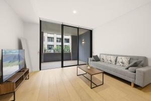 Near CBD 2 BRD Apartment with Parking at Glebe