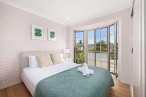 Pool & Tennis Court 3BR Bright Mt Gravatt Retreat