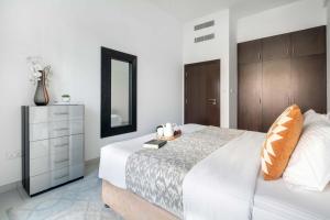 Frank Porter - Panoramic Tower