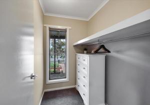 LIVING LUX Ballarat, Modern 2BR Home with Garden, Free Parking