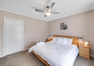 LIVING LUX Ballarat, Modern 2BR Home with Garden, Free Parking