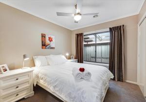 LIVING LUX Ballarat, Modern 2BR Home with Garden, Free Parking