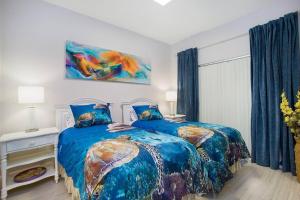 Naples Dream at WTC with Heated Pool SPA Sauna 7 bicycles and 3 mls to beach